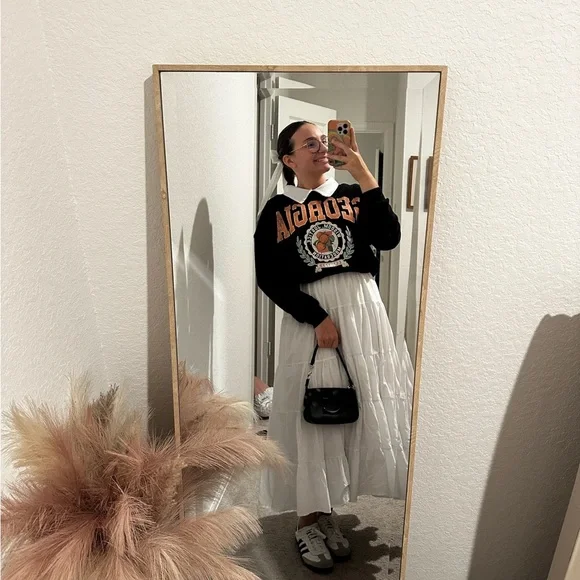 hi! im abbi my favorite brands are coach,ralph lauren,&anthro!🎀 - Picture 6 of 11